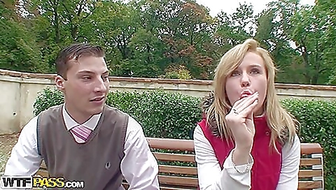 teen 18+ Blonde - Pickup