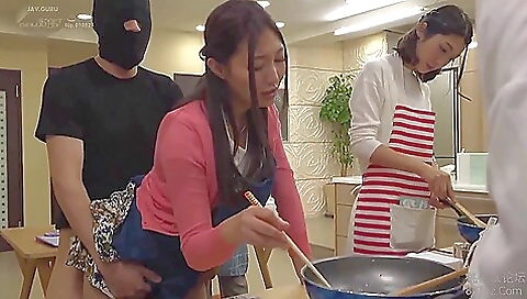 Hot mature asian milf in bukkake