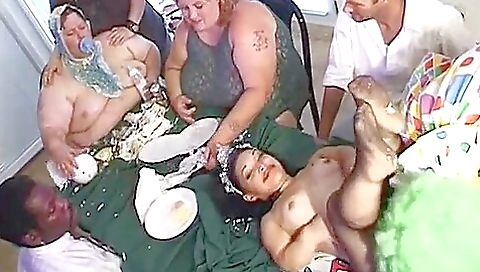 Ta surrou- pantyhose fuck on the bed