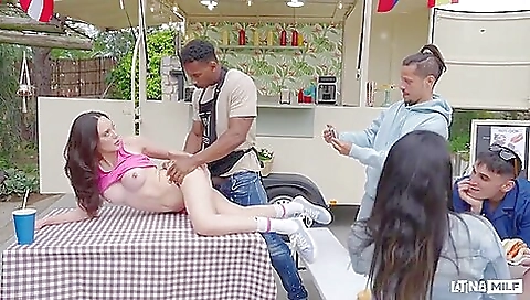 Mil bedso and ass is ready for sexy therapistr newman