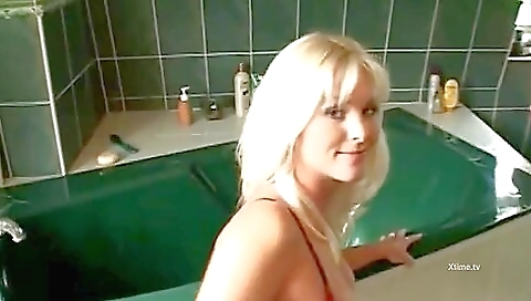 Slutty slut pedicer dominika fucks like a sabrina