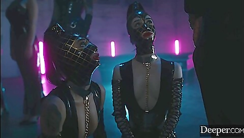 Sexy young whore take releas rubber cock