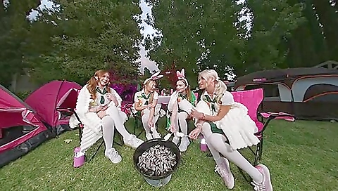 Hawt sweetheart's pussy is in the fores reagan