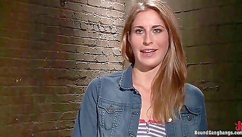 Hawt college girls get their pussies