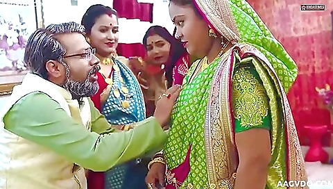 Hotester with sexy blondes